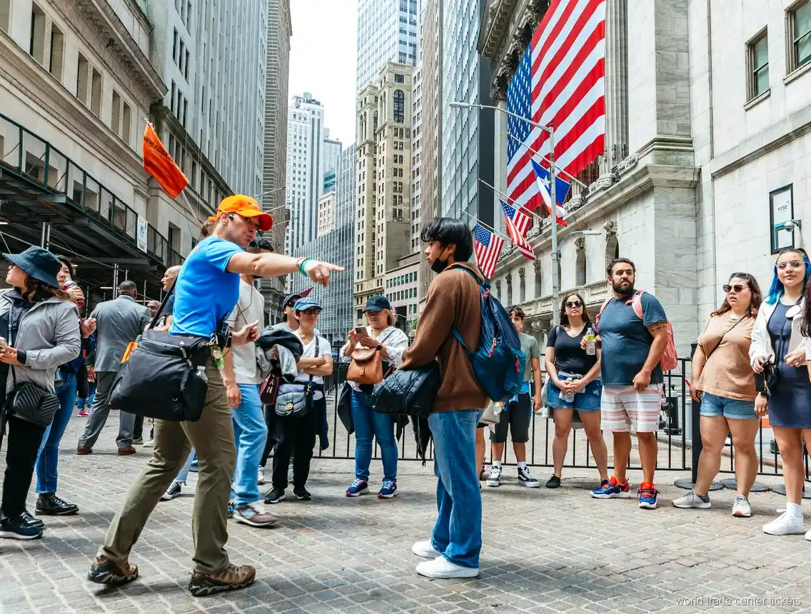 Marche vers le pont de Brooklyn pendant la visite New York en une journée
